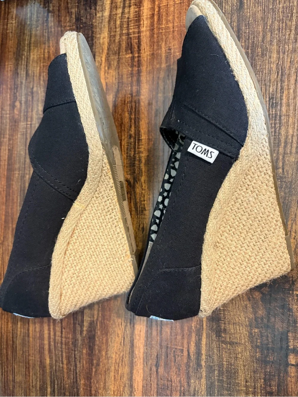 Toms black canvas